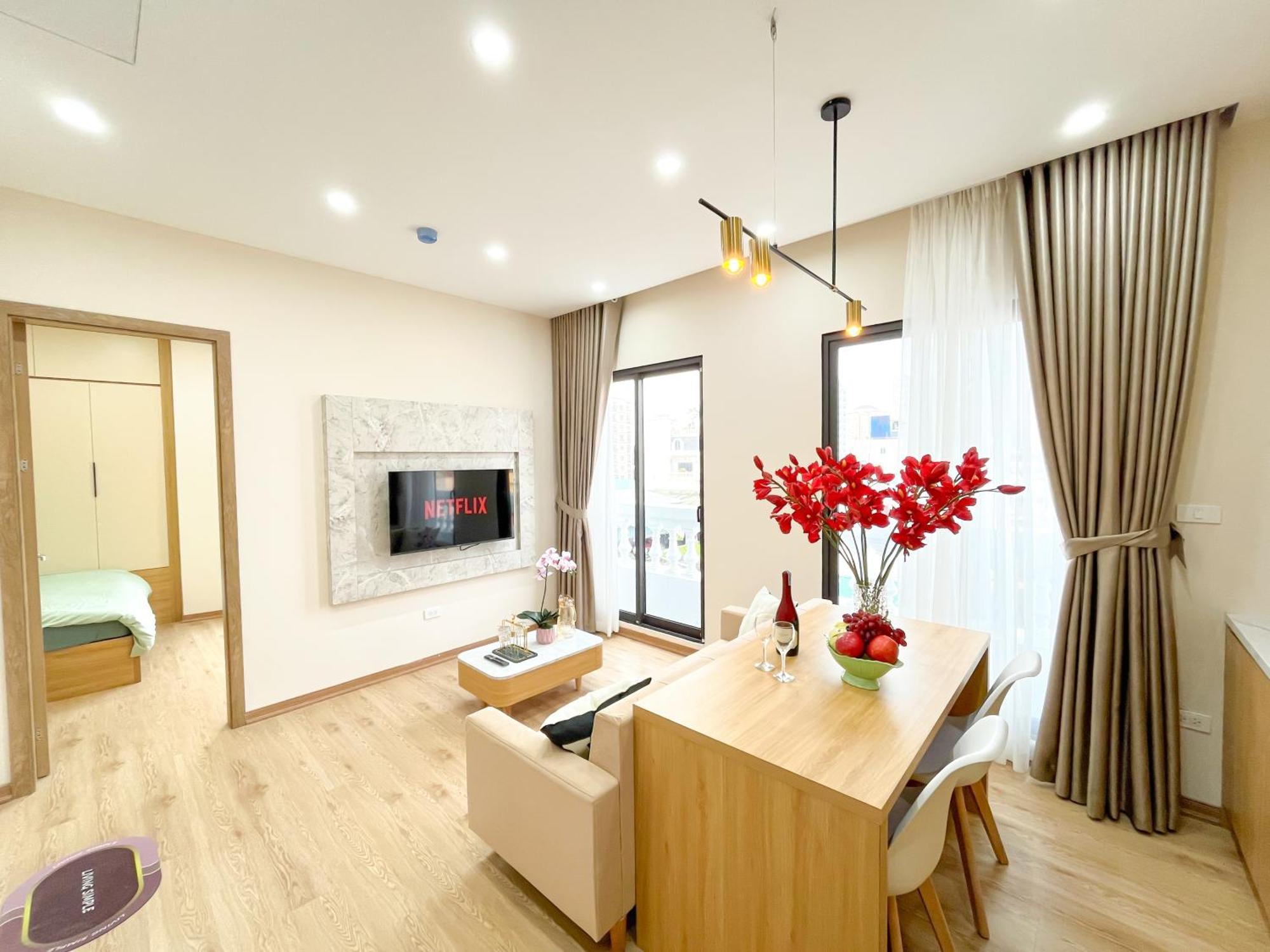 Amazing Housing Lac Long Quan 河内 外观 照片
