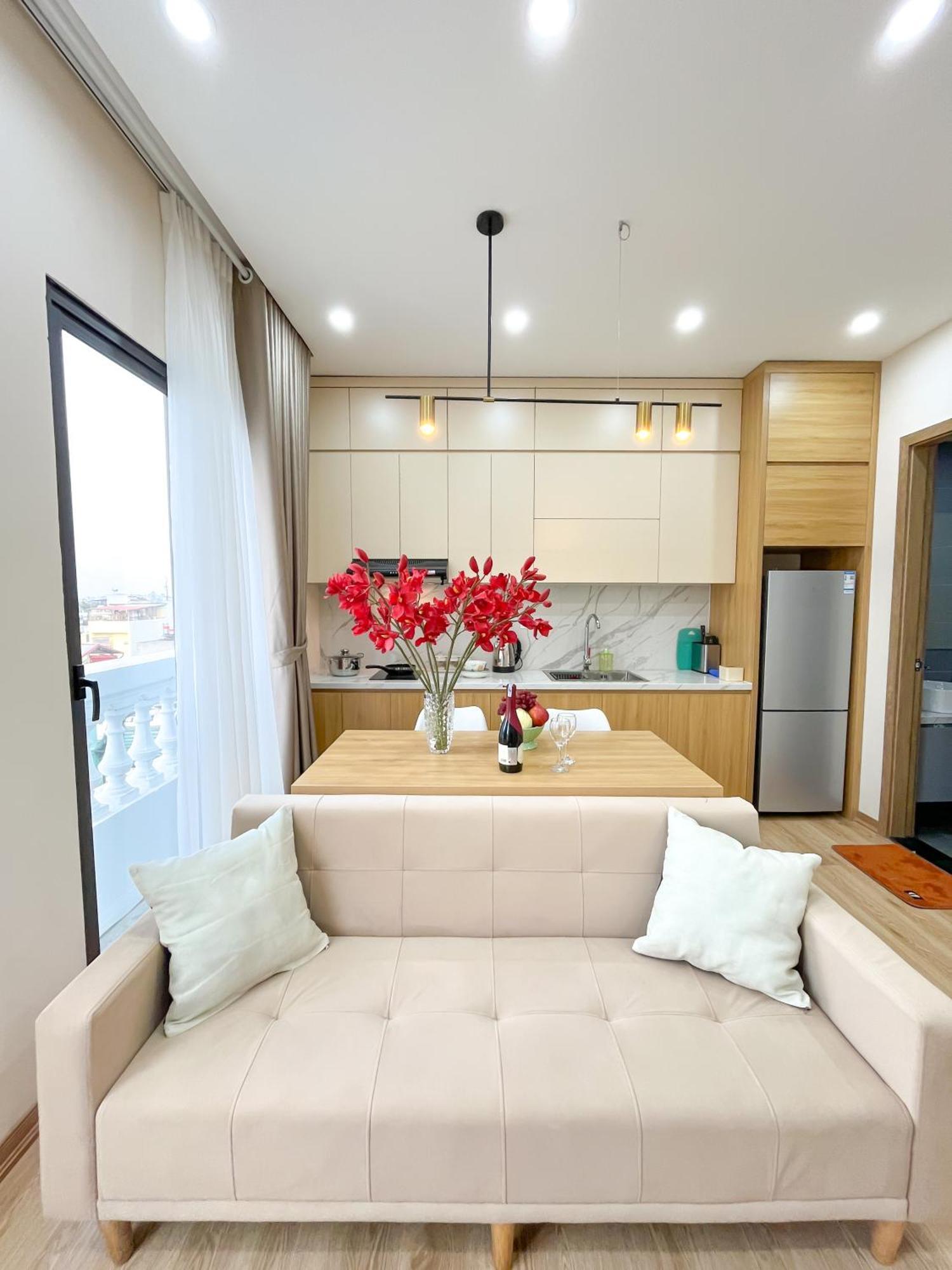 Amazing Housing Lac Long Quan 河内 外观 照片