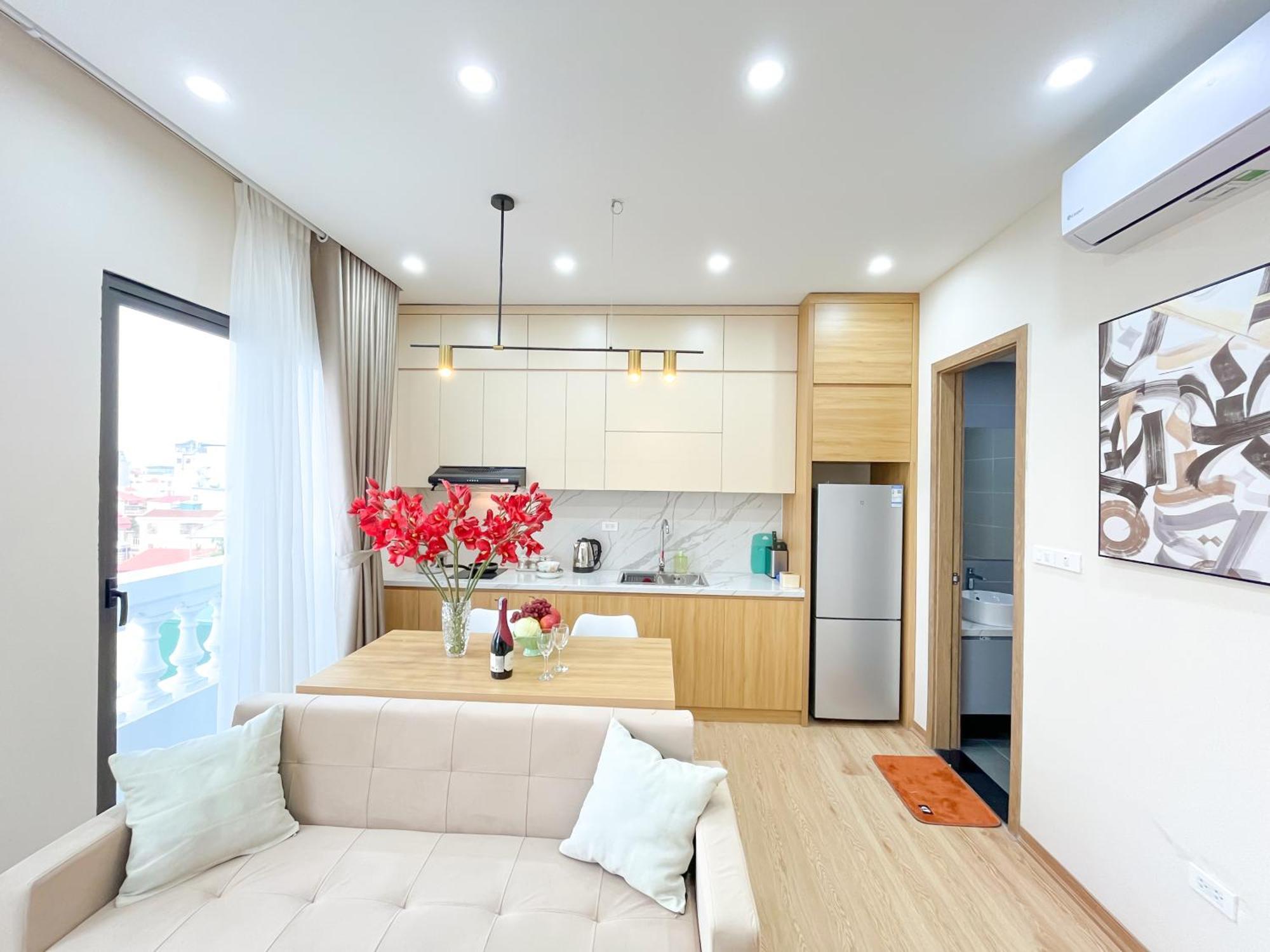 Amazing Housing Lac Long Quan 河内 外观 照片