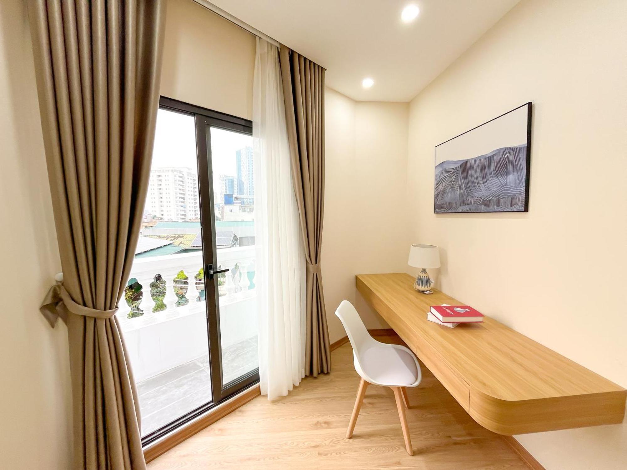 Amazing Housing Lac Long Quan 河内 外观 照片
