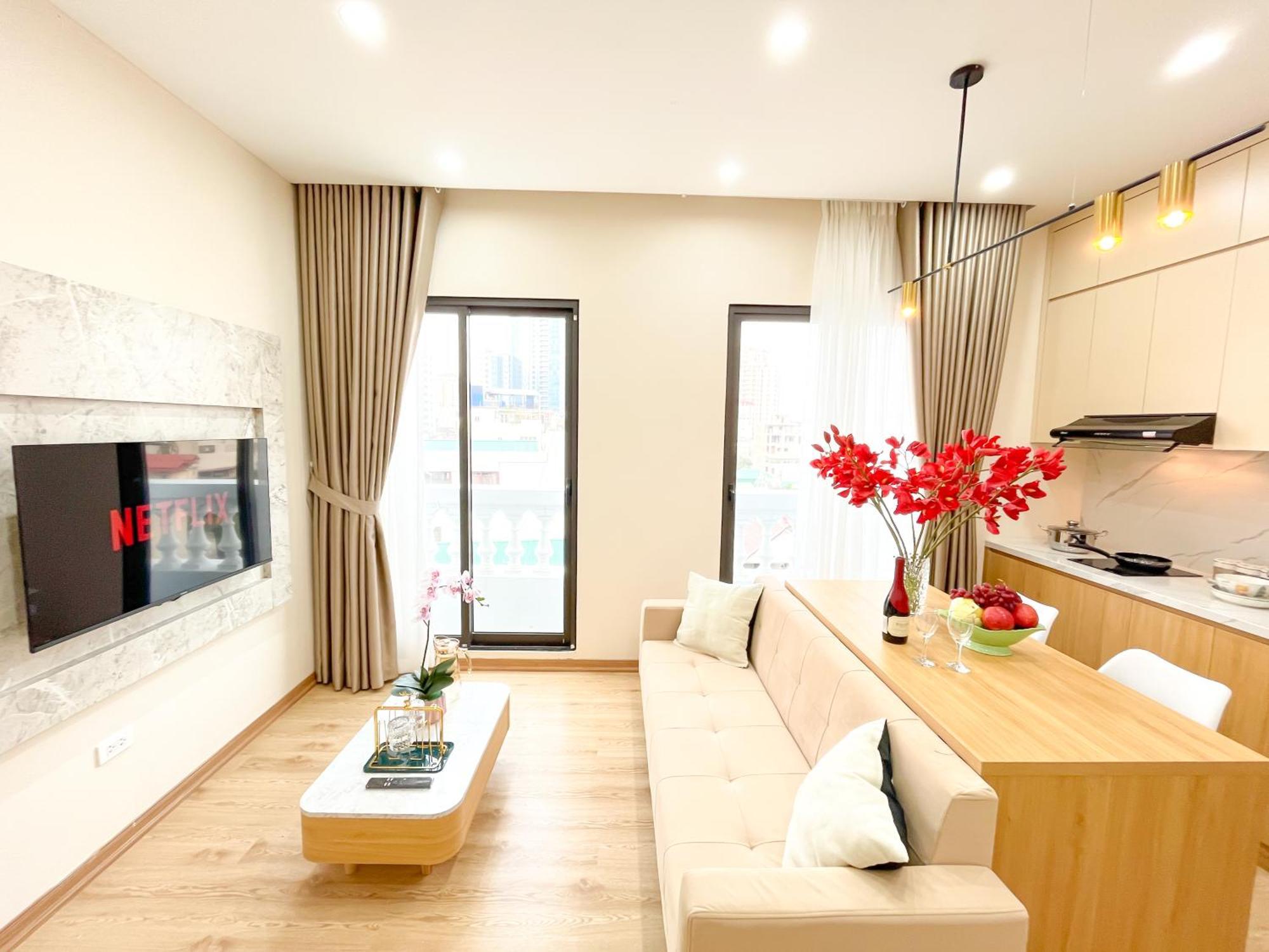 Amazing Housing Lac Long Quan 河内 外观 照片
