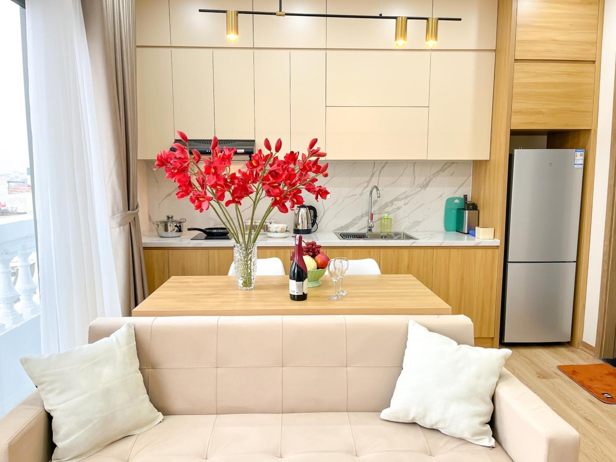 Amazing Housing Lac Long Quan 河内 外观 照片