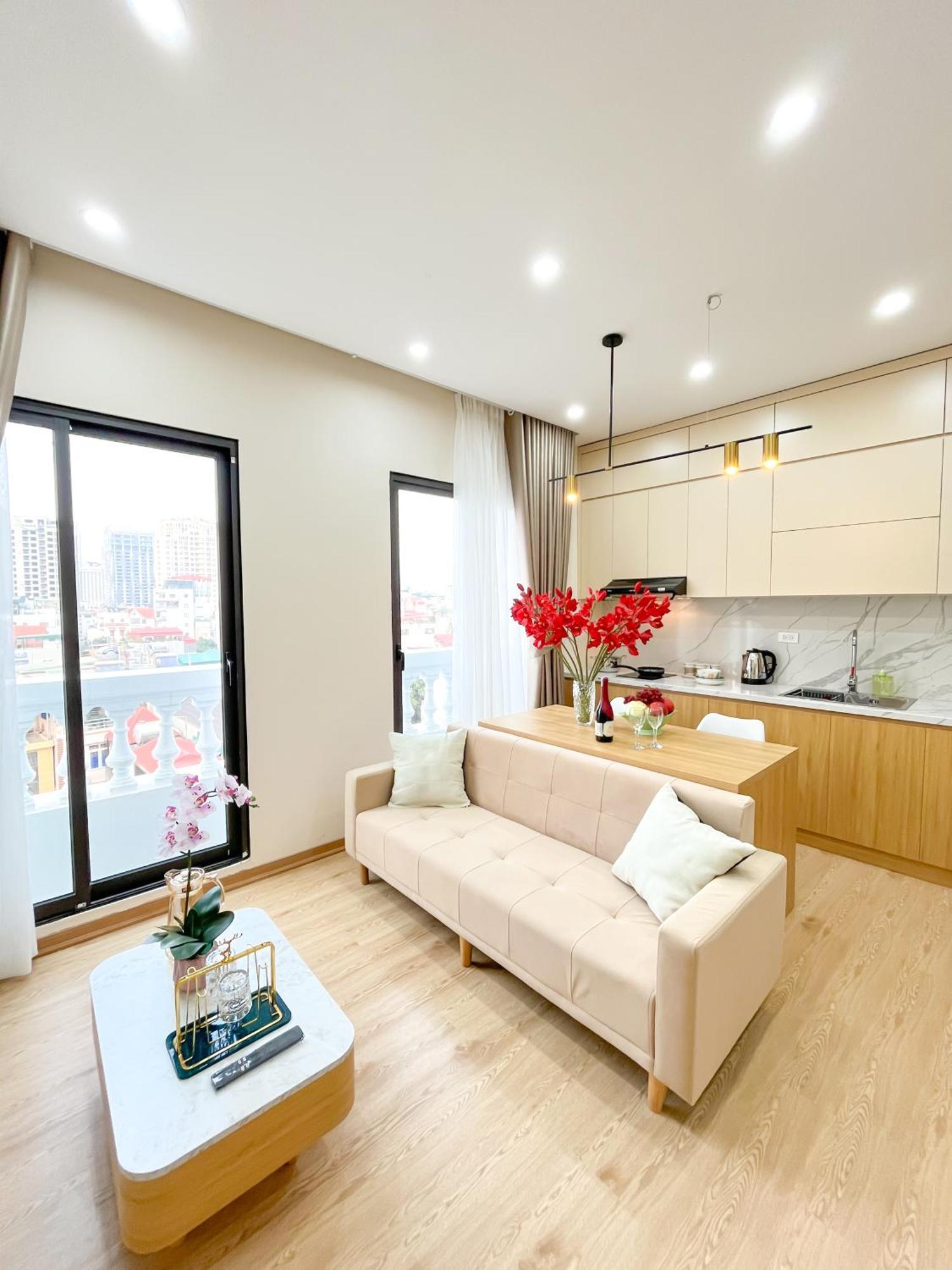 Amazing Housing Lac Long Quan 河内 外观 照片