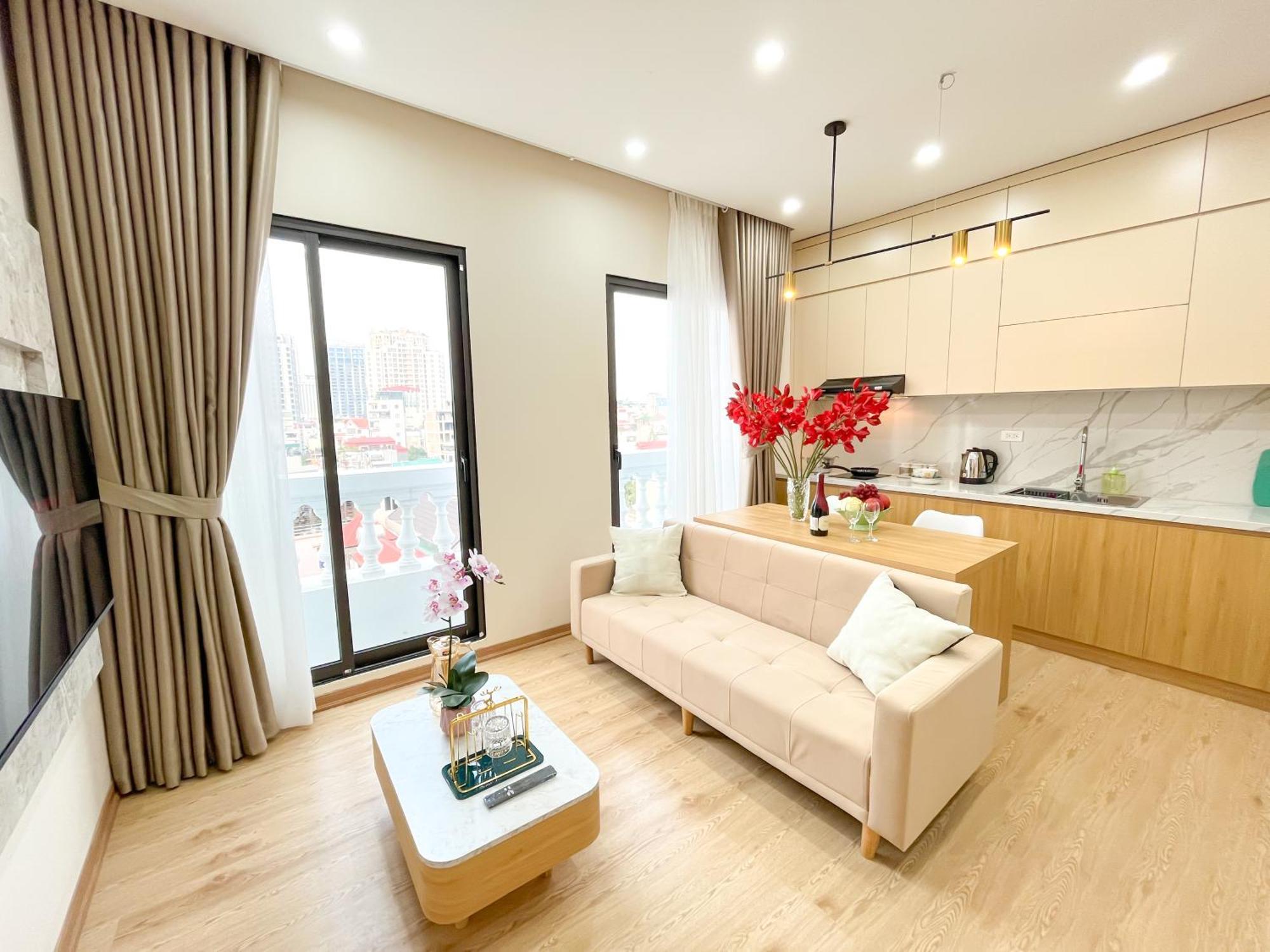 Amazing Housing Lac Long Quan 河内 外观 照片