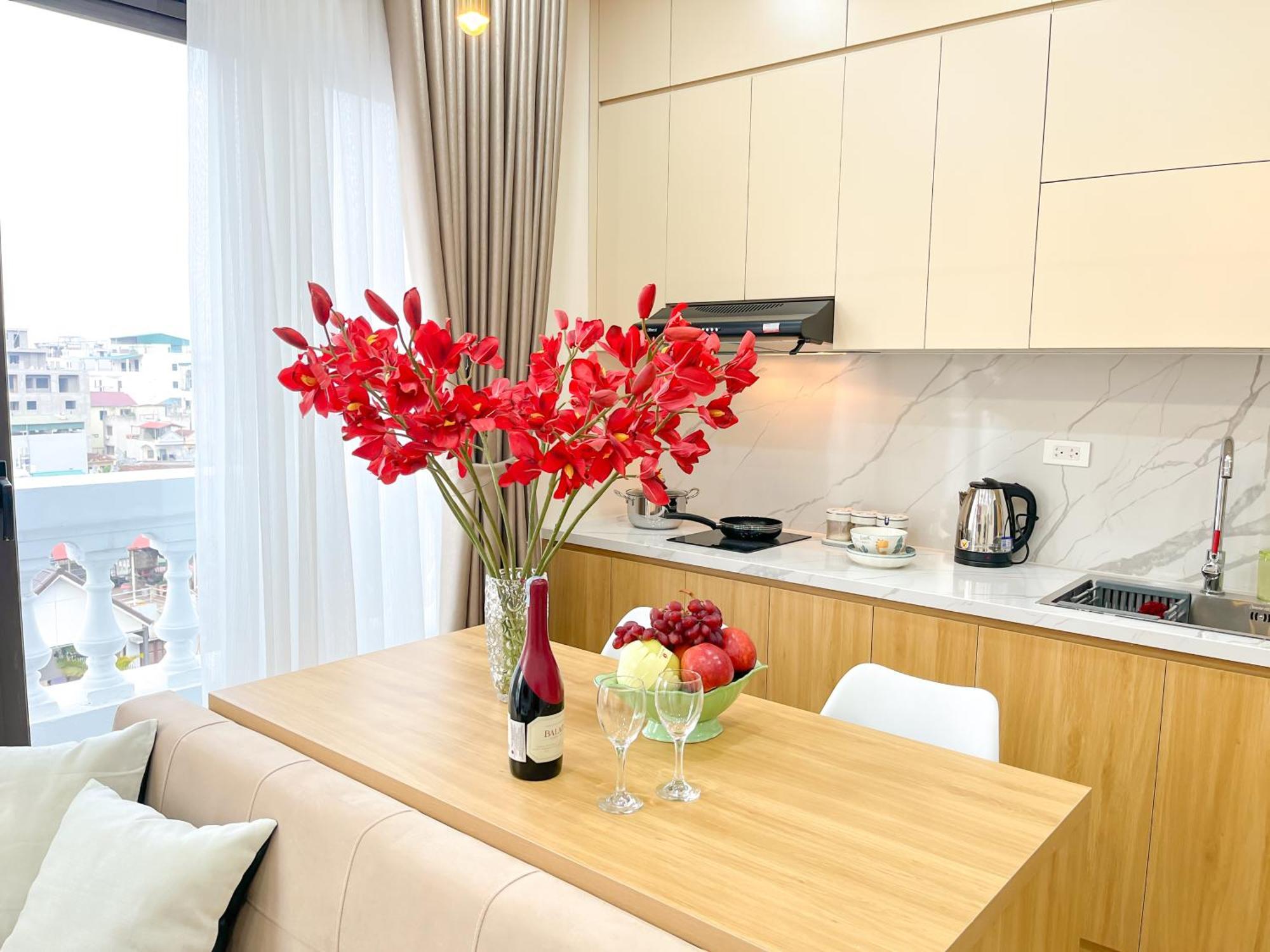 Amazing Housing Lac Long Quan 河内 外观 照片