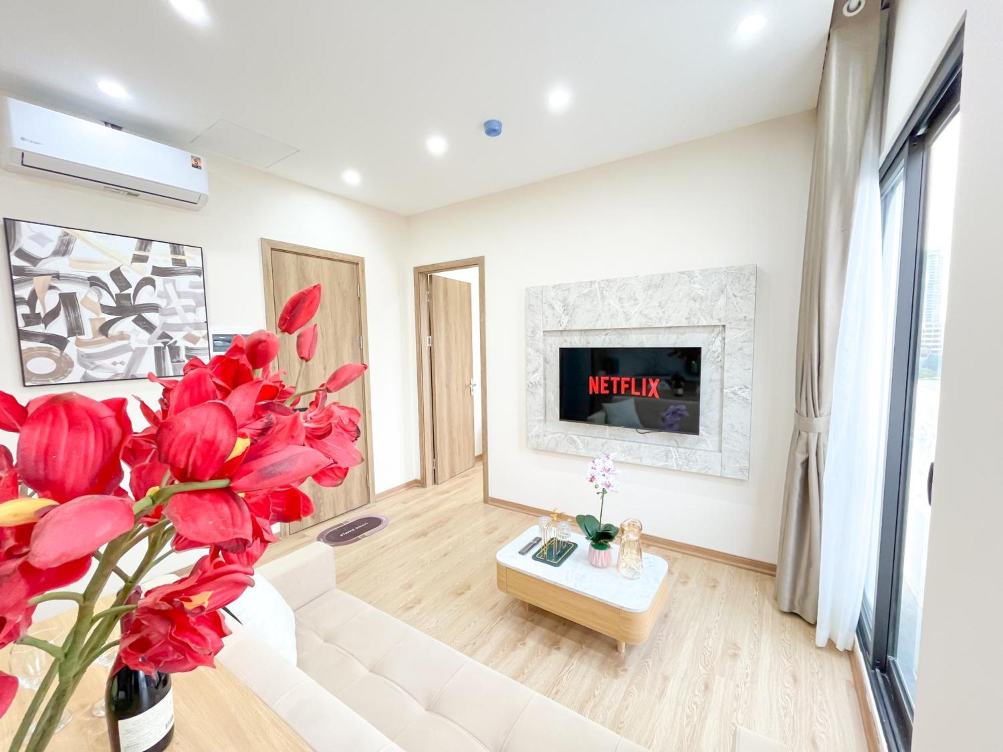 Amazing Housing Lac Long Quan 河内 外观 照片